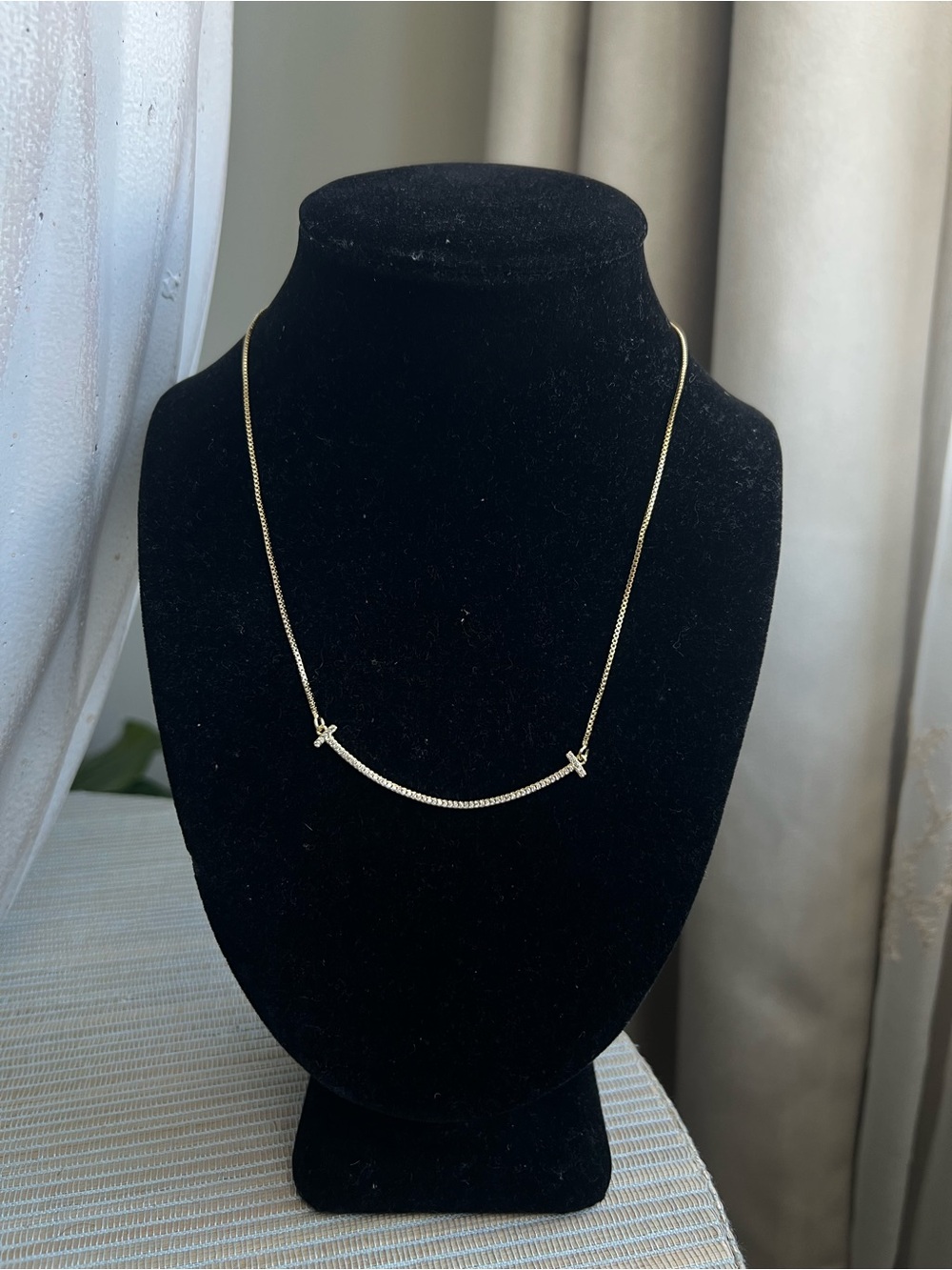 🩷- Gold Bar Necklace with Crystal Accents